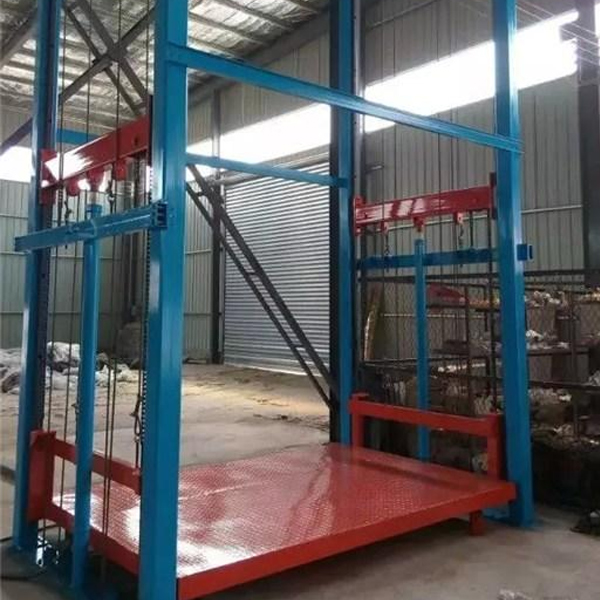 货梯升降机如何安装监控_导轨式液压升降机价格因素_导轨式液压升降机选材影响