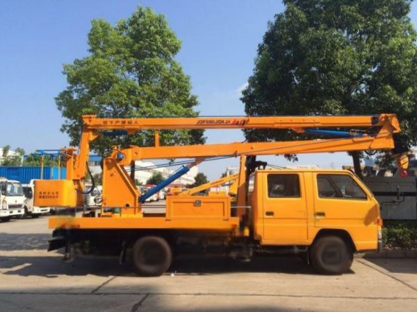 曲臂式高空作业车_曲臂式升降机最高多少米_直臂式高空作业车