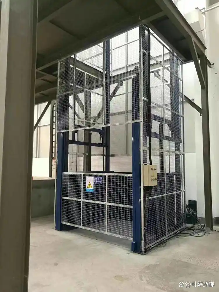 导轨式升降货梯维修保养方法_安宁1吨升降货梯升降机如何保养_液压管道接头检查修复