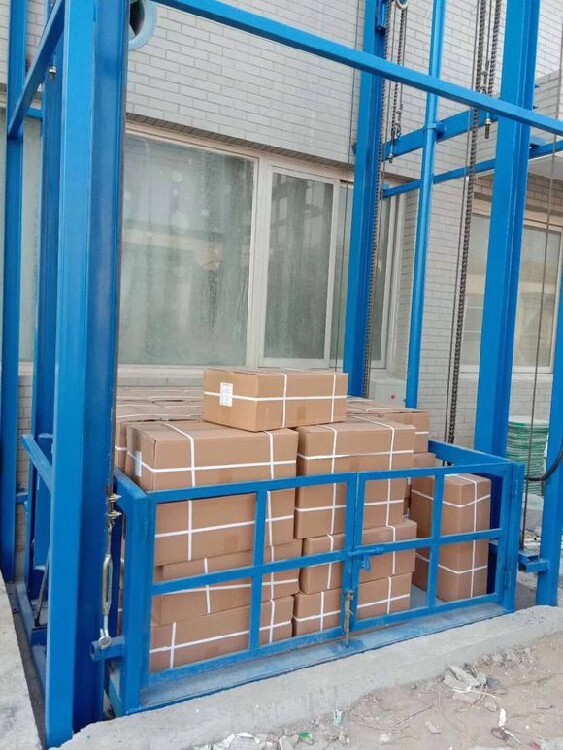 导轨式升降机_液压升降货梯_车间升降货梯青海省如**修