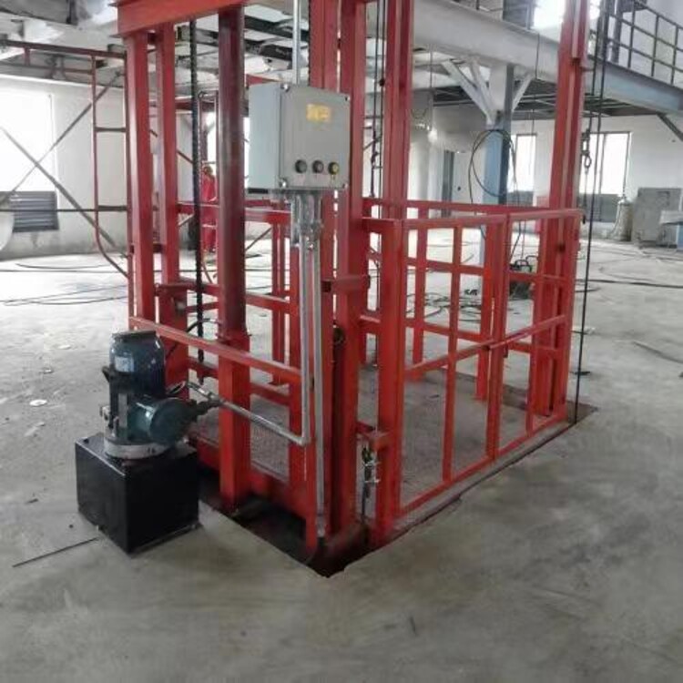 导轨式液压升降机安装维护_升降机货梯如何选择_导轨式液压升降货梯主体结构