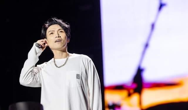 泪目！升降台突成断头台，杨宗纬一坠惊醒所有主办方，安全何在？