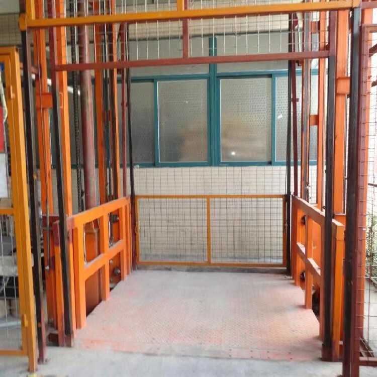 解决方案:想省心省钱？这22米链条升降货梯的选购秘诀，90%的人都不知道